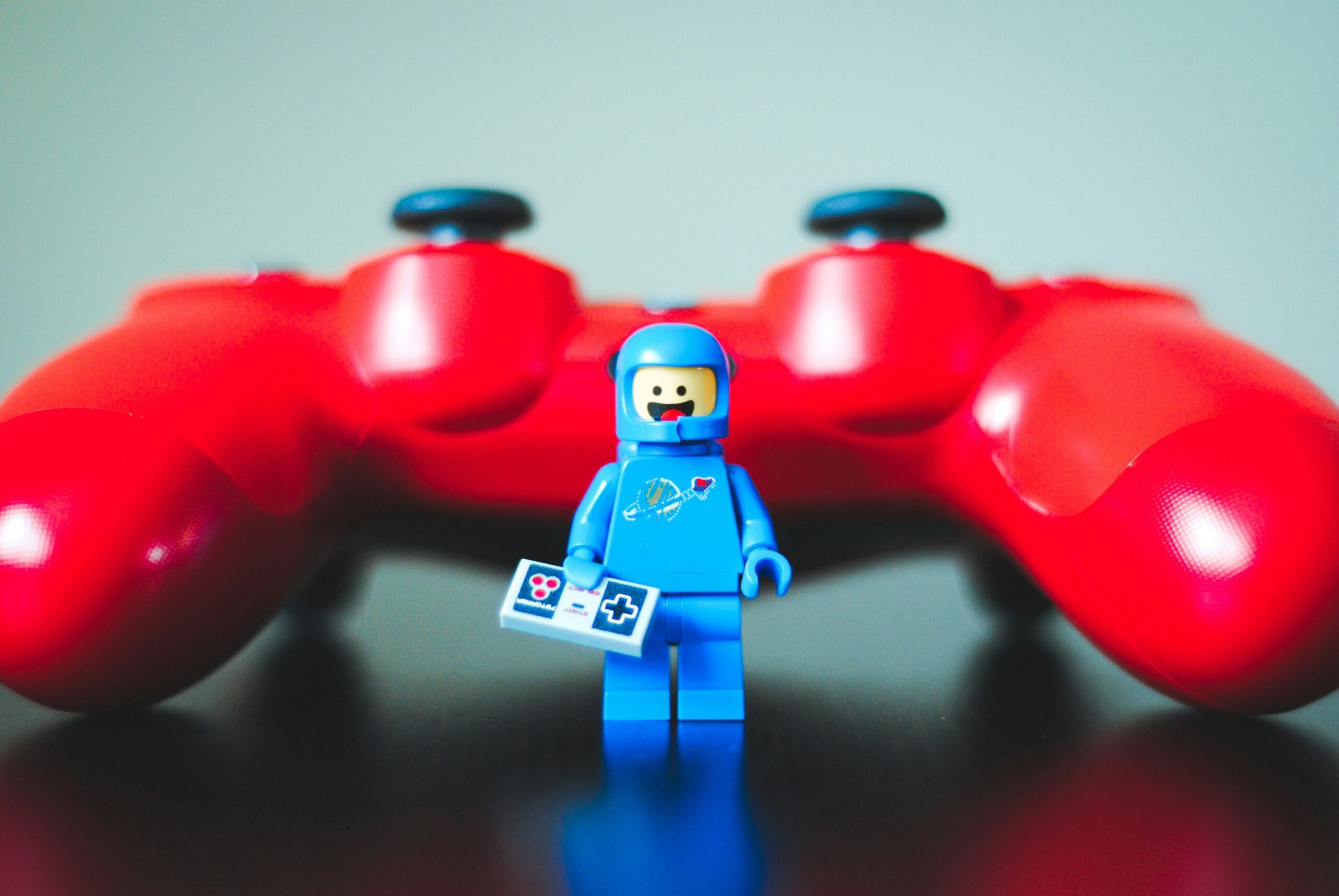Screenshot highlighting key sources for tracking live Roblox updates and announcements